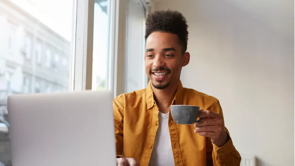 escrita humanizada no atendimento ao cliente com a hi platform